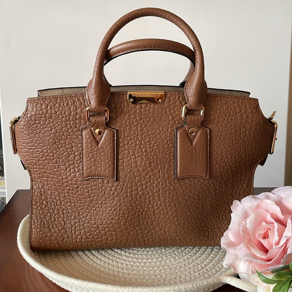 💯 Authentic NEW BURBERRY Leather Handbag